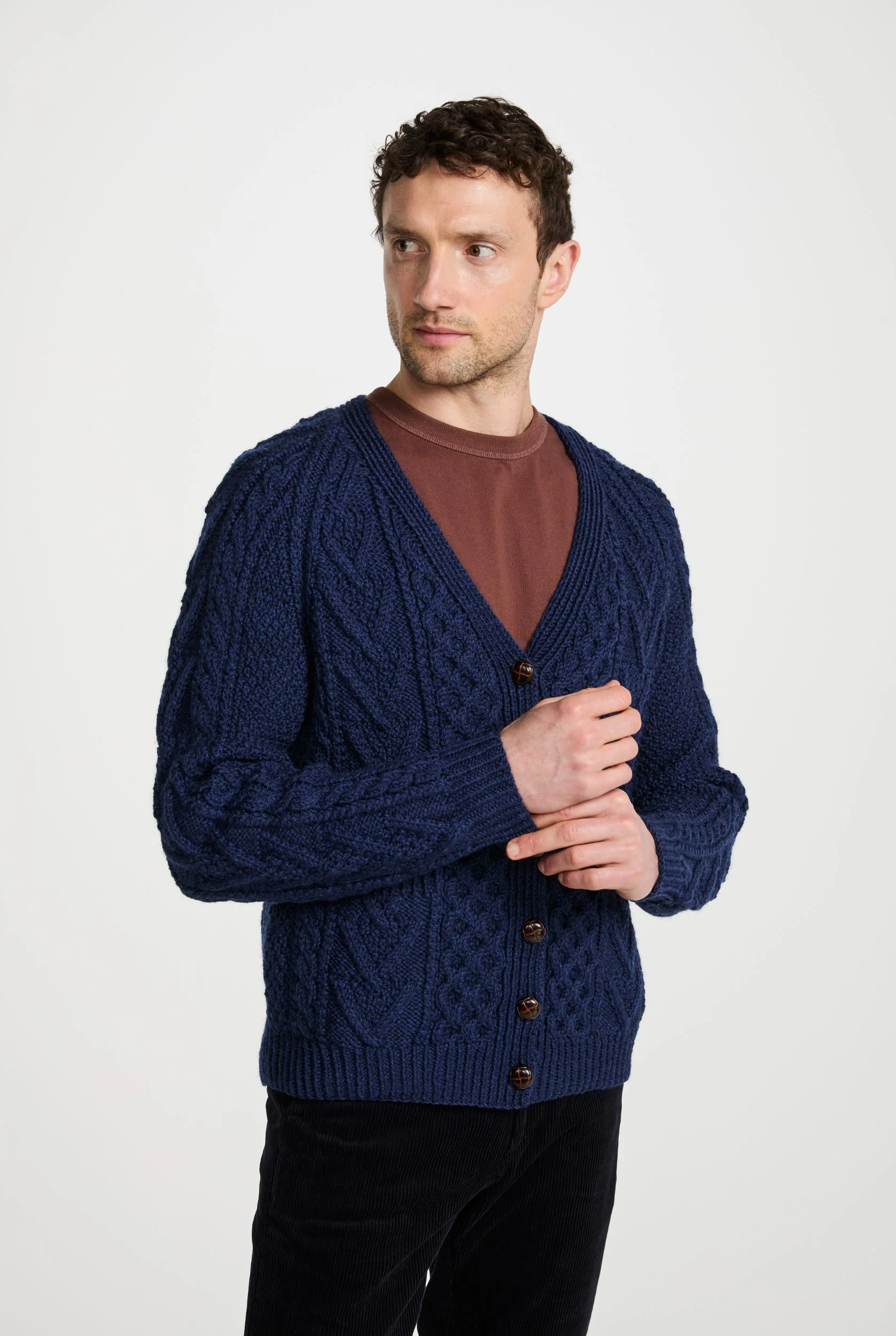 Glenisland Ladies Handknit V-Neck Cardigan - Navy - Image 8