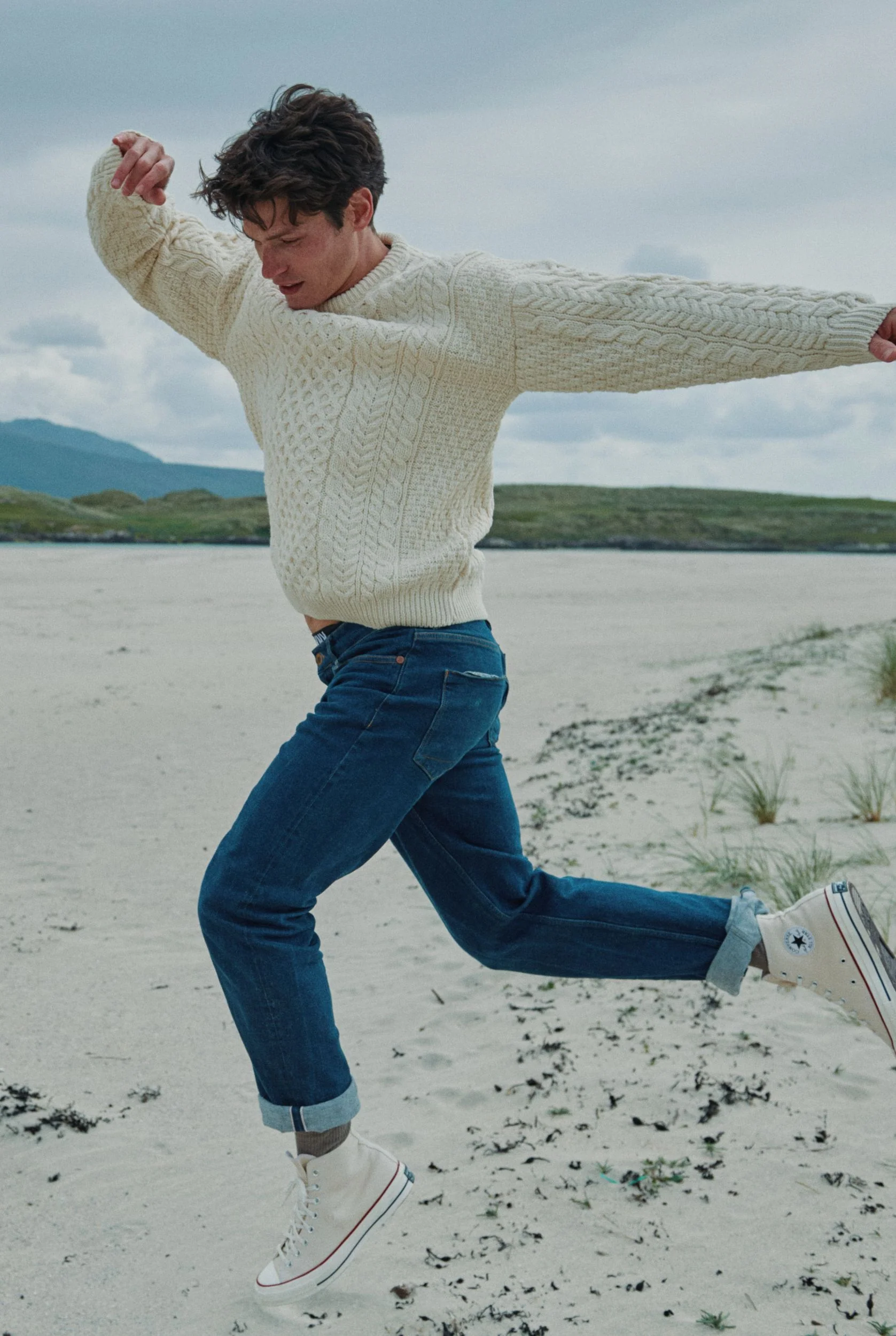 Inisheer Traditional Mens Merino Aran Sweater - Cream - Image 5