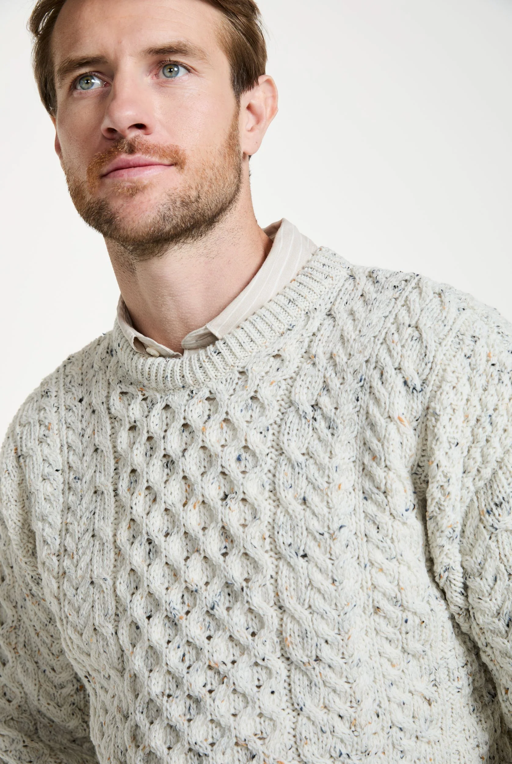 Inisheer Traditional Mens Merino Aran Sweater - Flecked Cream - Image 3
