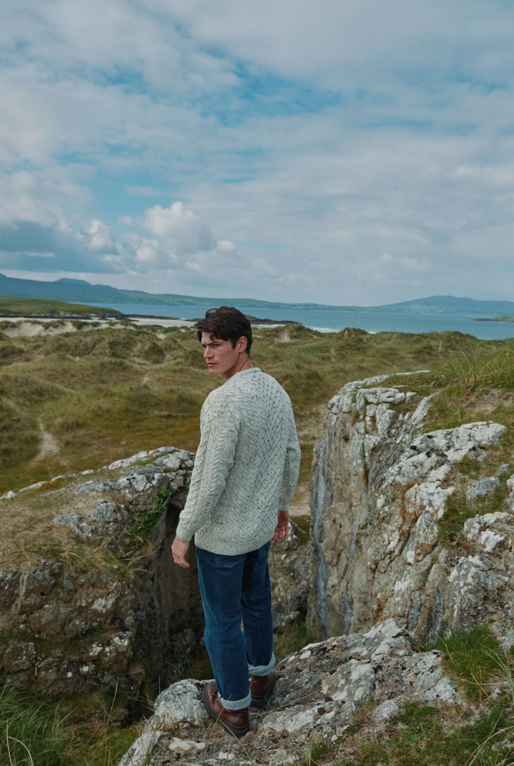 Inisheer Traditional Mens Merino Aran Sweater - Flecked Cream - Image 4