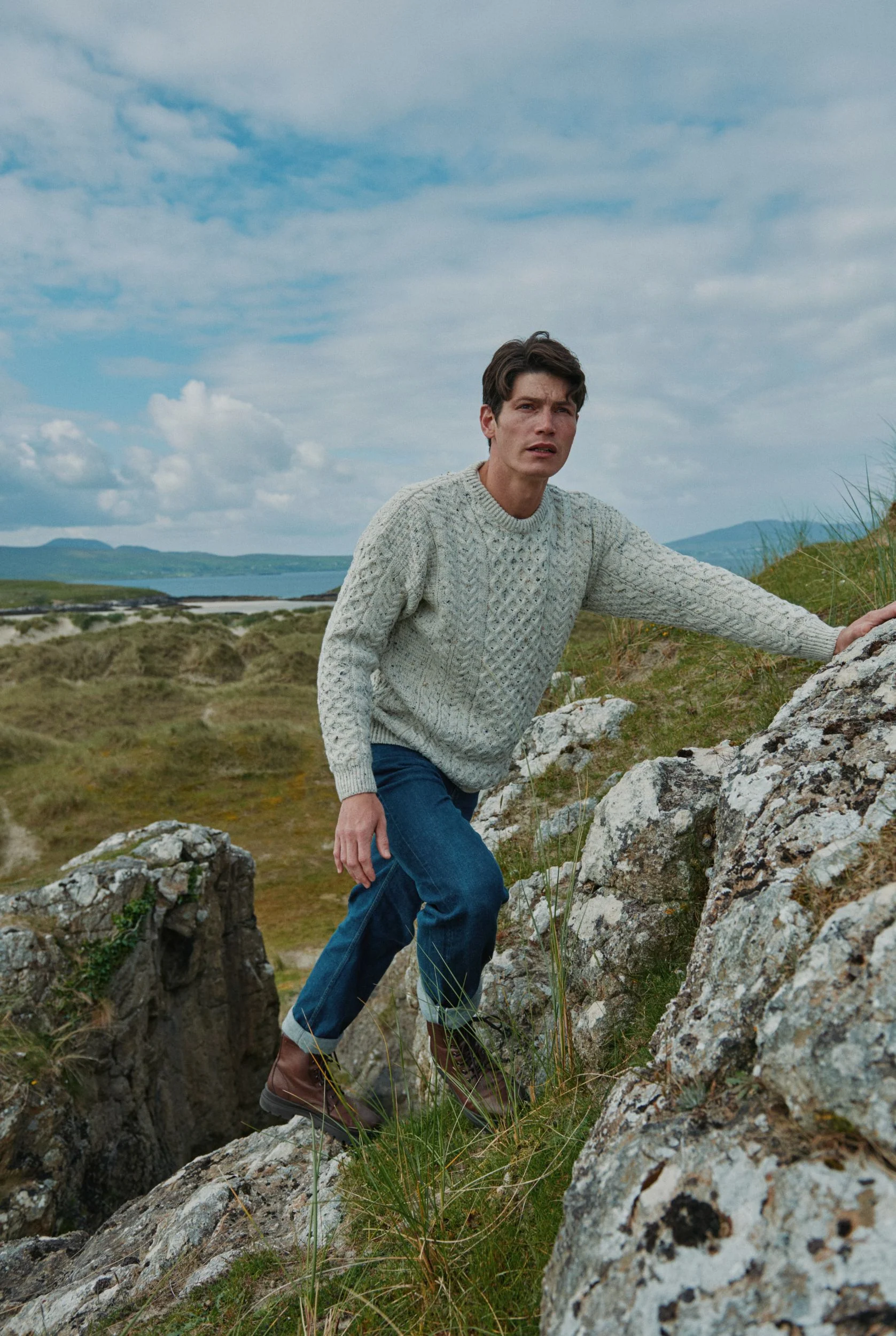 Inisheer Traditional Mens Merino Aran Sweater - Flecked Cream - Image 6