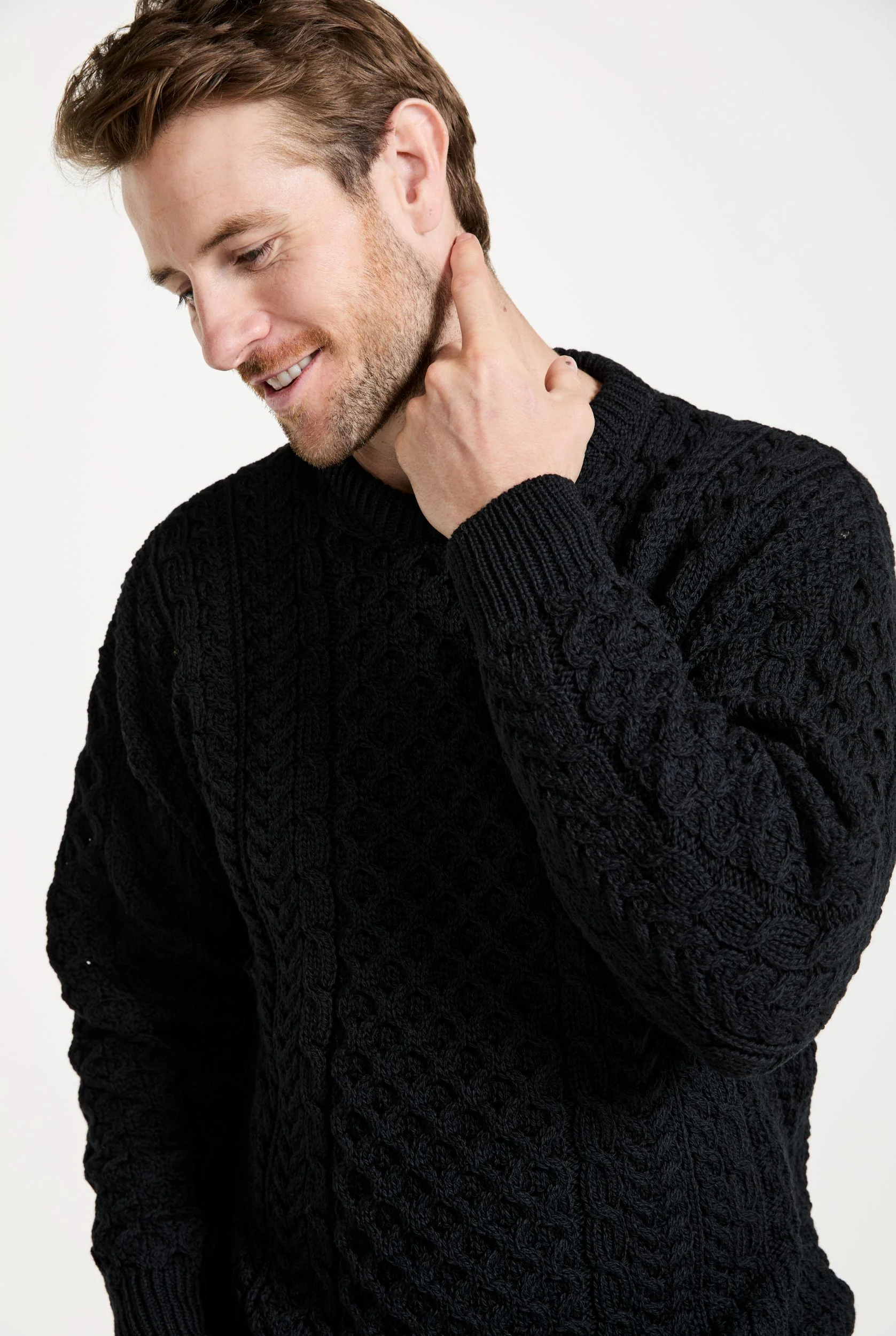 Inisheer Traditional Mens Merino Aran Sweater - Black - Image 4