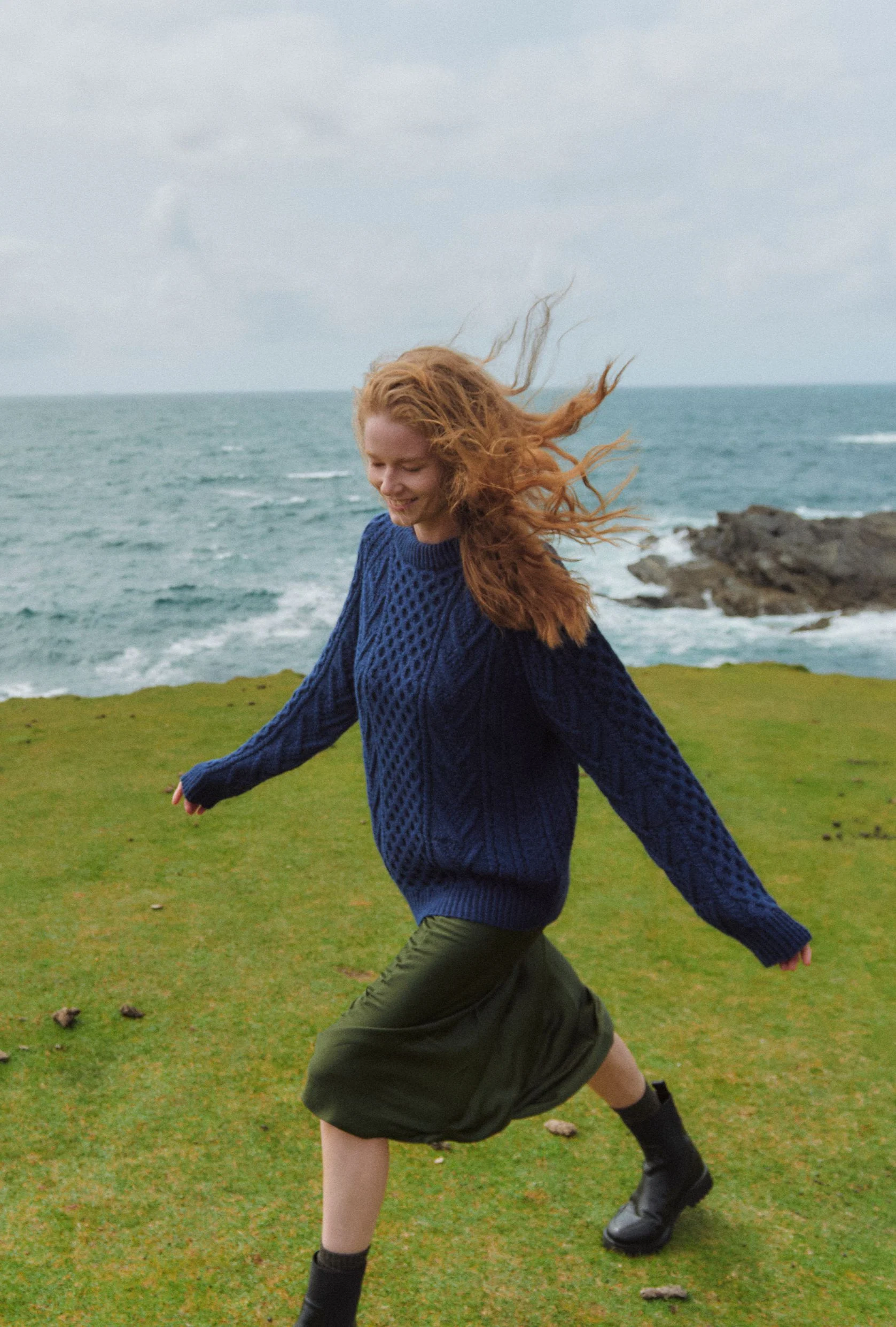 Kilronan Aran Ladies Honeycomb Sweater - Navy - Image 4