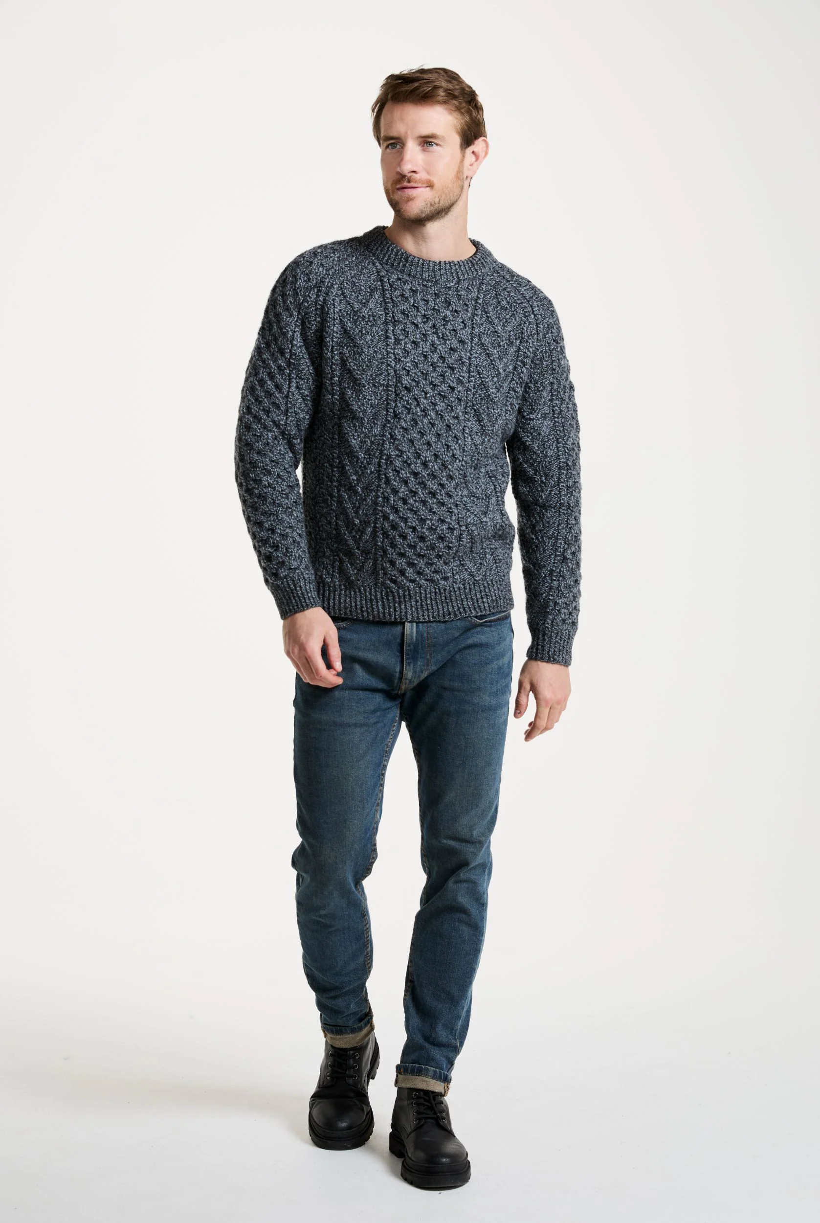 Kilronan Aran Mens Honeycomb Sweater - Charcoal - Image 5