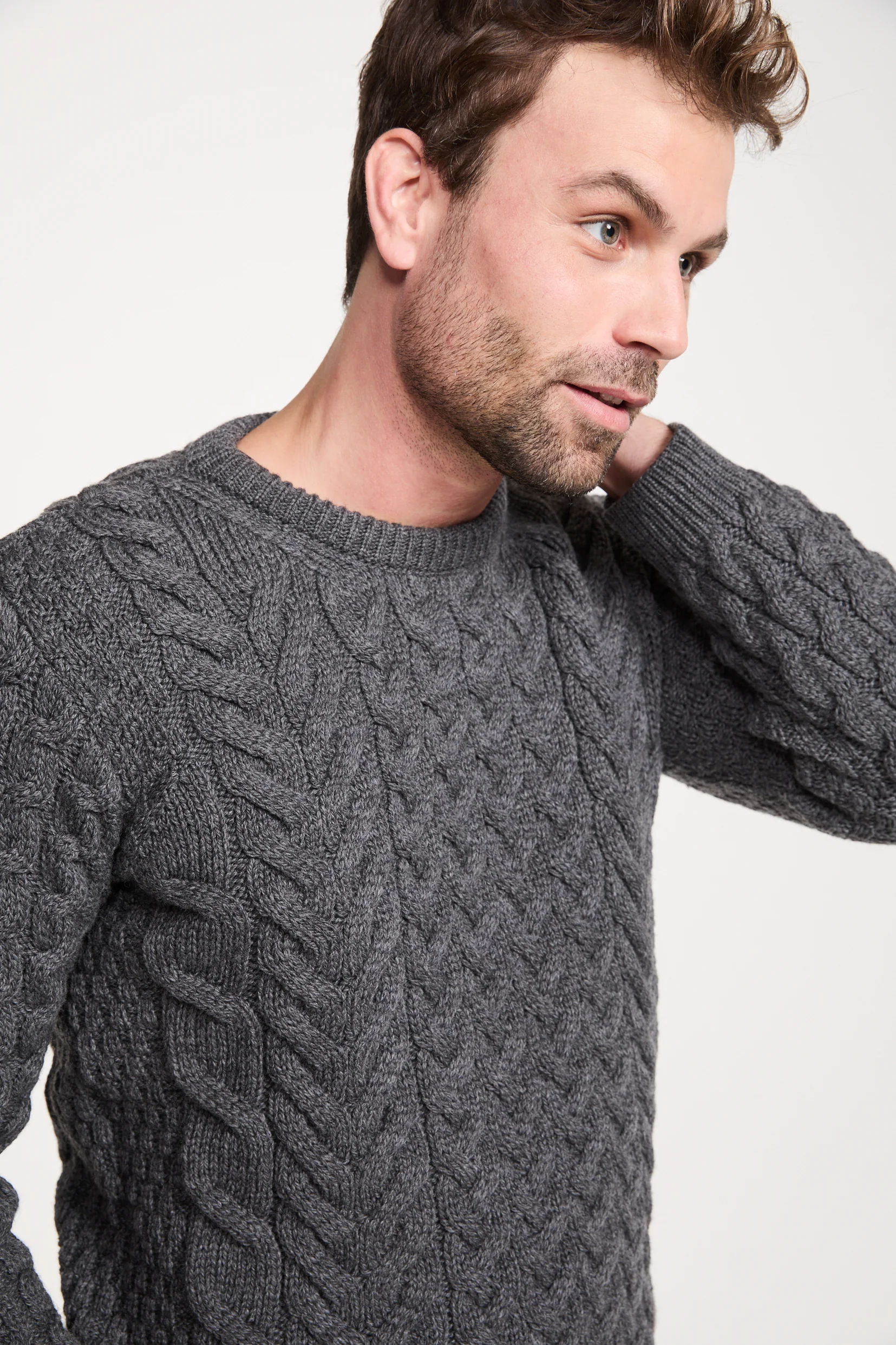 Omey Mens Aran Crew Neck Sweater - Charcoal - Image 4