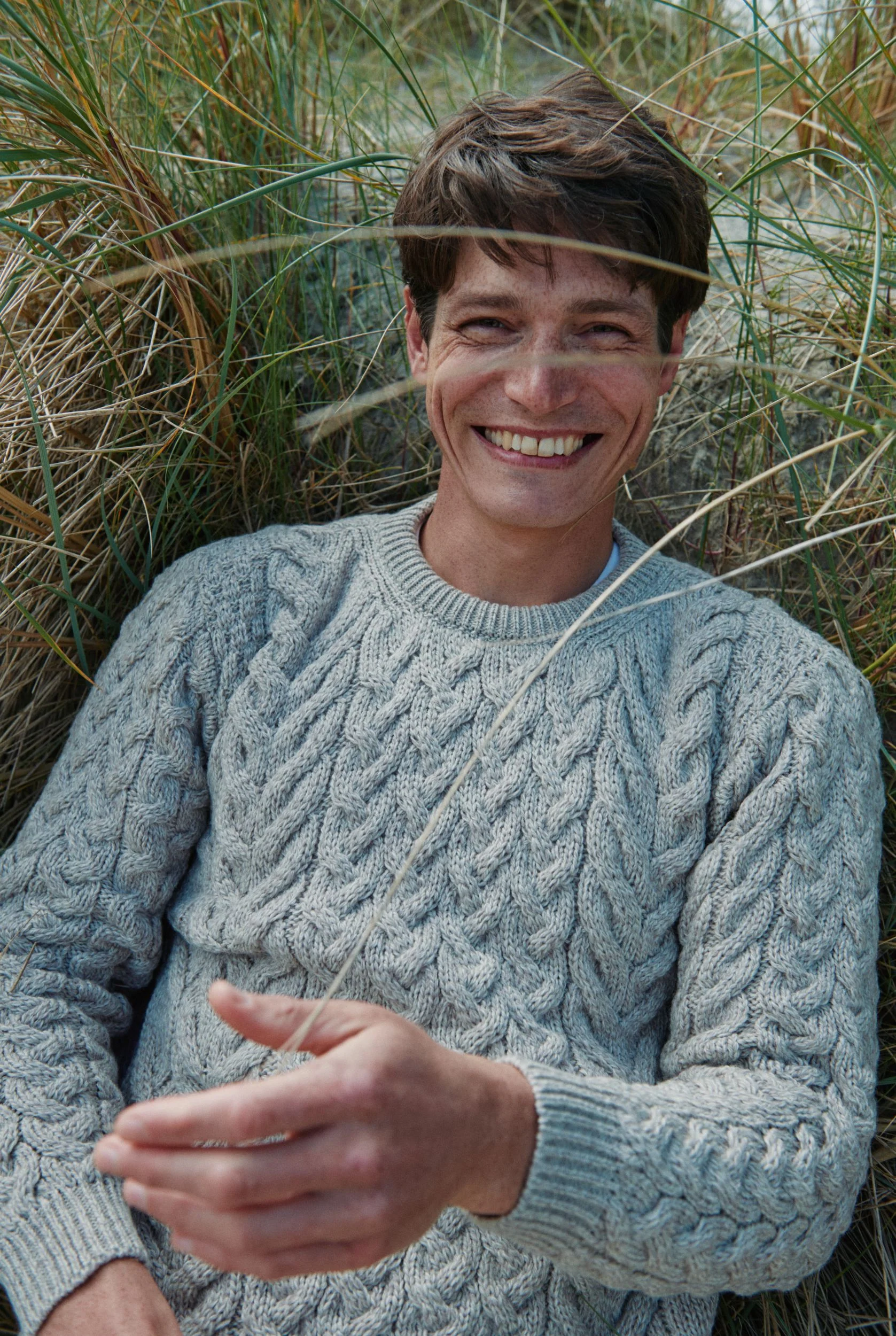 Omey Mens Aran Crew Neck Sweater - Oat - Image 5