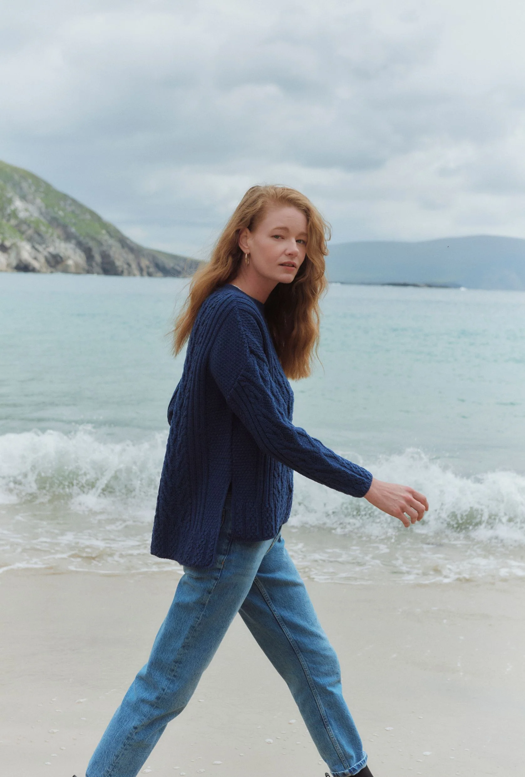 Tully Box Supersoft Merino Aran Sweater - Navy - Image 3